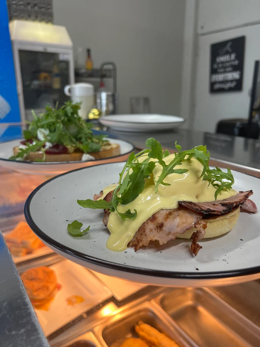 Highlights, Sandwich King Cafe