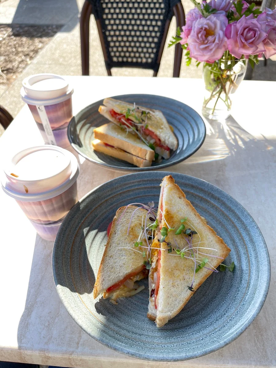 Highlights, Sandwich King Cafe