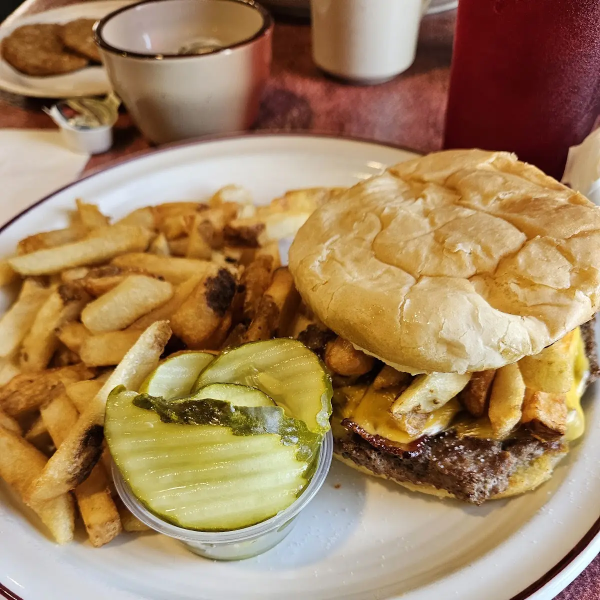 Bacon Cheeseburger w Fries