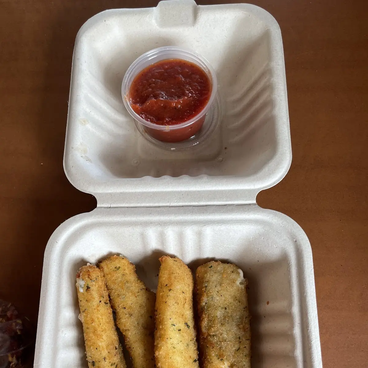 Mozzarella Sticks 4 with Marinara
