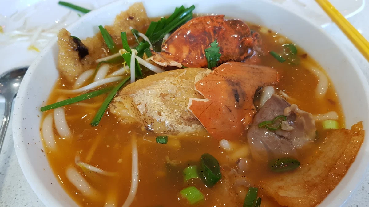 Banh Canh Cua, Hoang Yen