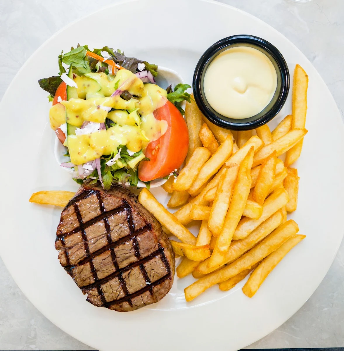 Chips Salad, Club Glenvale