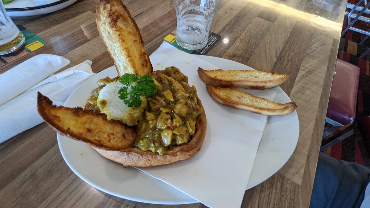 Curry Cob Loaf, Club Glenvale
