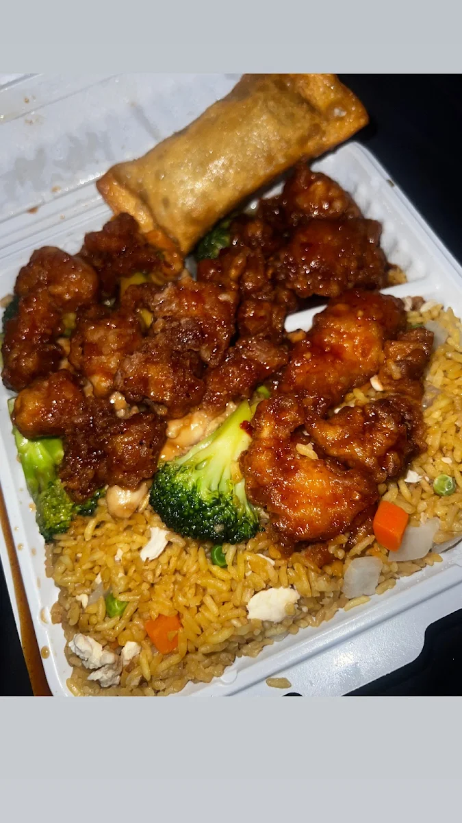 C12 General Tao Chicken Broccoli Chicken
