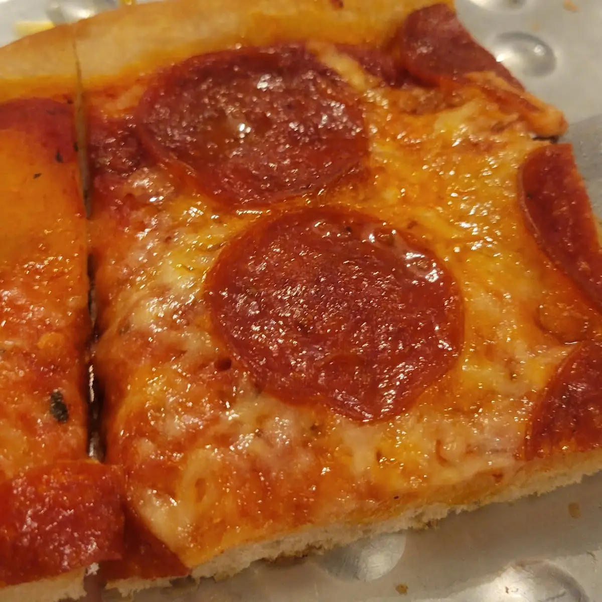 Large Pepperoni Pizza