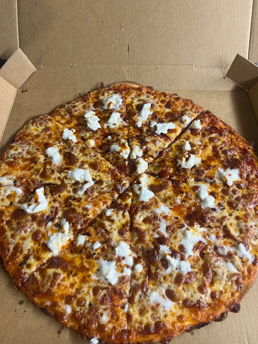 Extra Cheese, Mamma Mia's