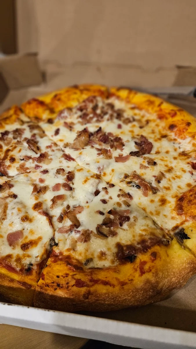 Golden Crust Pizza
