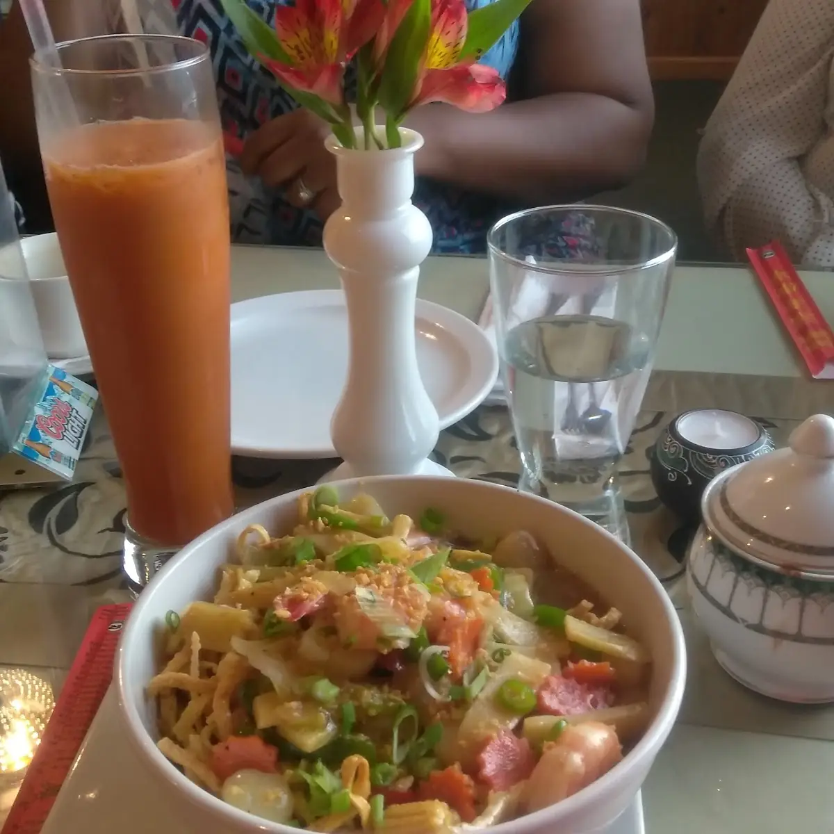 Thai Tea & Crispy Noodles