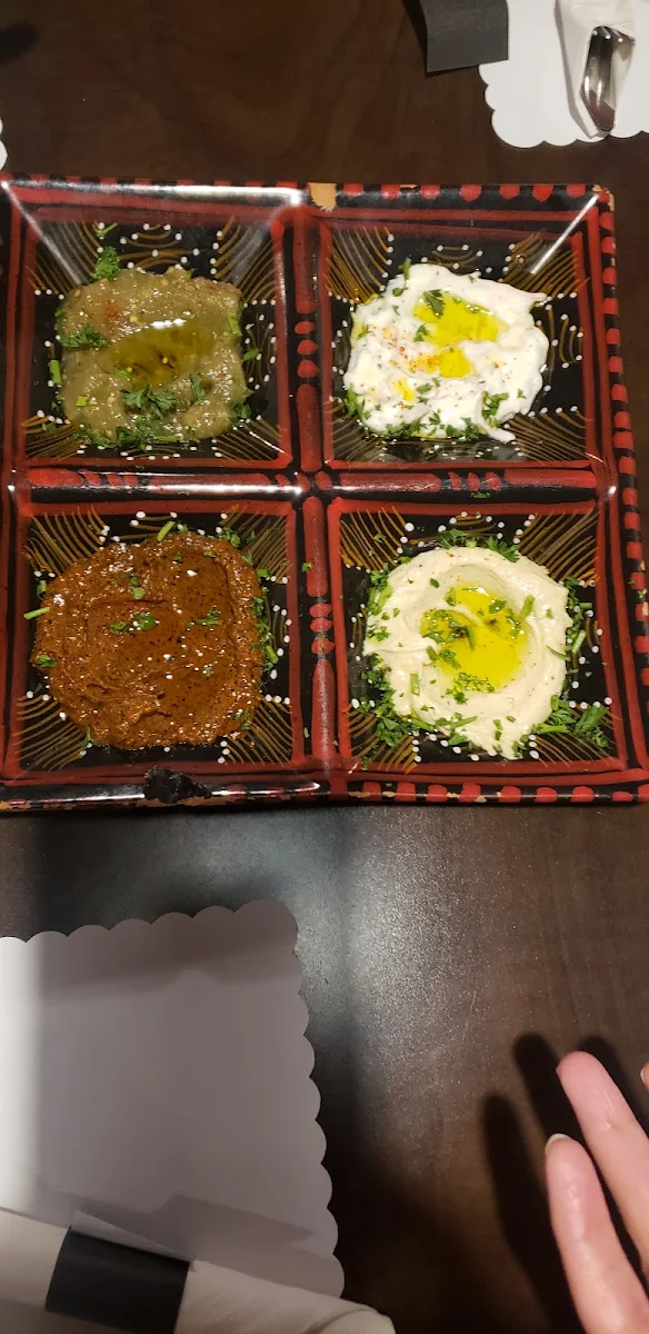Half Hummus Half Mashweeya