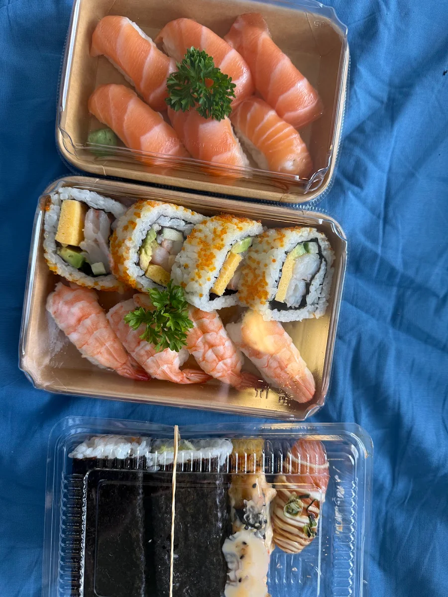 1 Random Sushi Box, Tomo Tomo