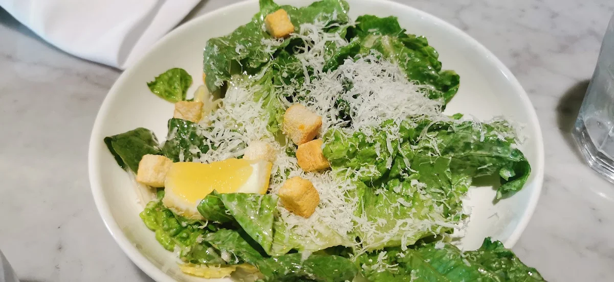 Caesar Salad, Novo Italian