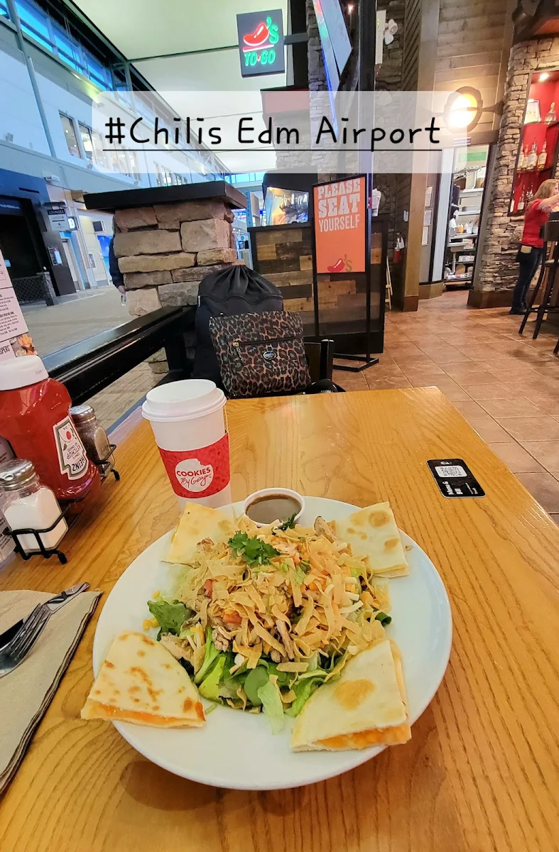 Quesadilla Explosion Salad with Chicken