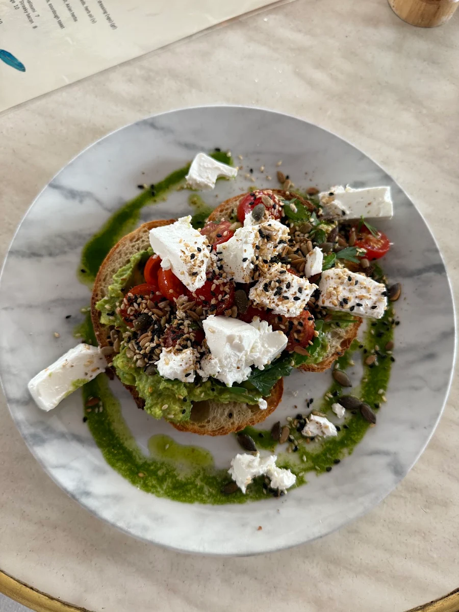 Smashed Avocado, Aromas Restaurant & Bar Noosa