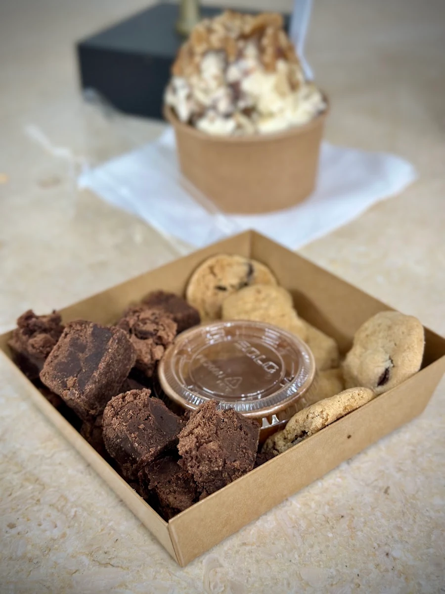 Chocolate Chip Cookie & Brownie