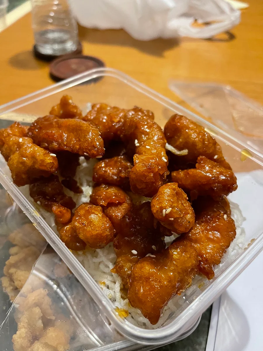 Highlights, Golden Chinese Restaurant