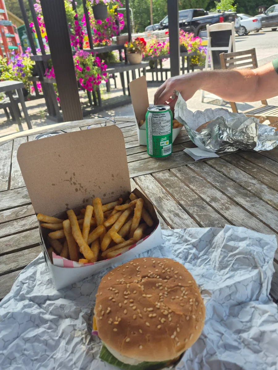 Highlights, Robinson's Chip Stand