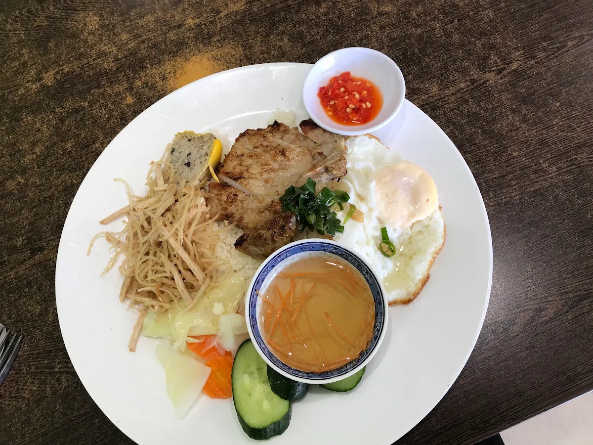 Broken Rice DAC Biet, Pho Hong Tam
