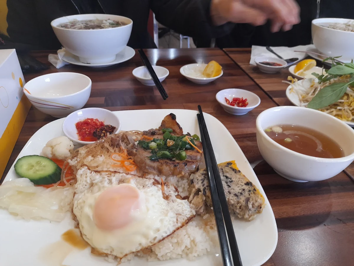Combination Pork Broken Rice, Pho Hong Tam