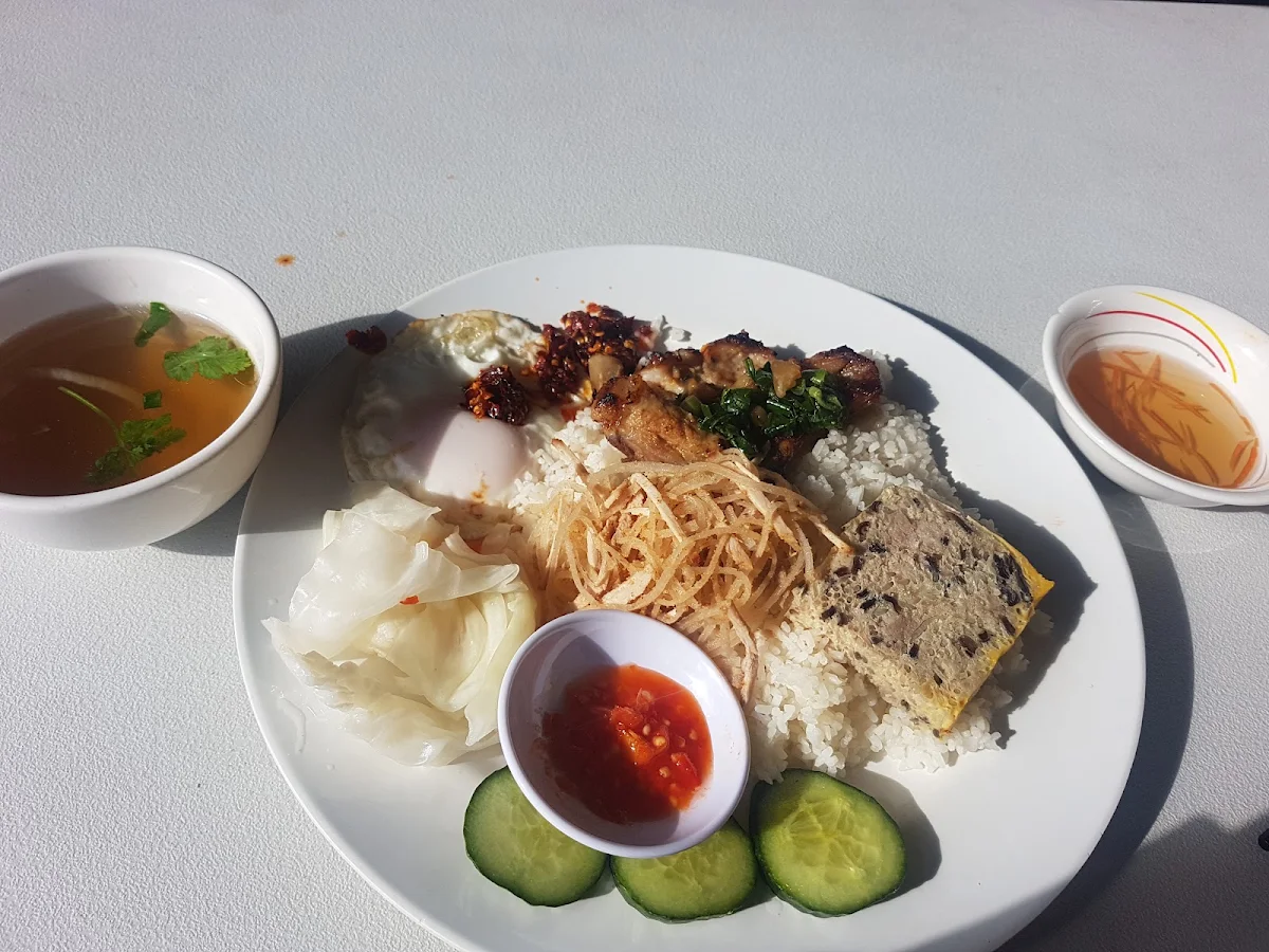 Mixed Meat and Rice, Pho Hong Tam