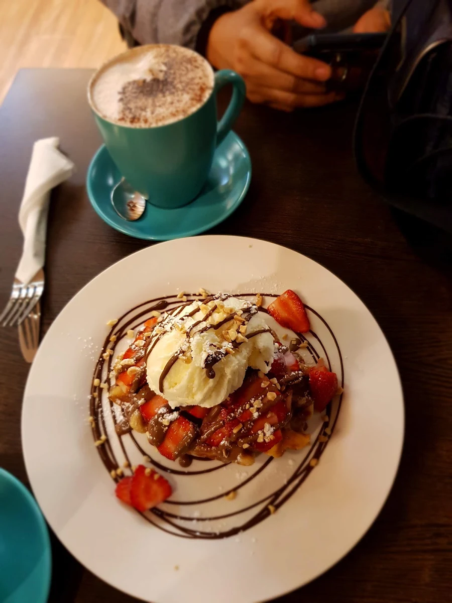 Waffle Sundae, Desserts by Indulge