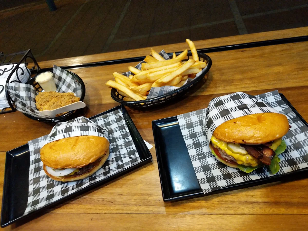 Classic Cheeseburger