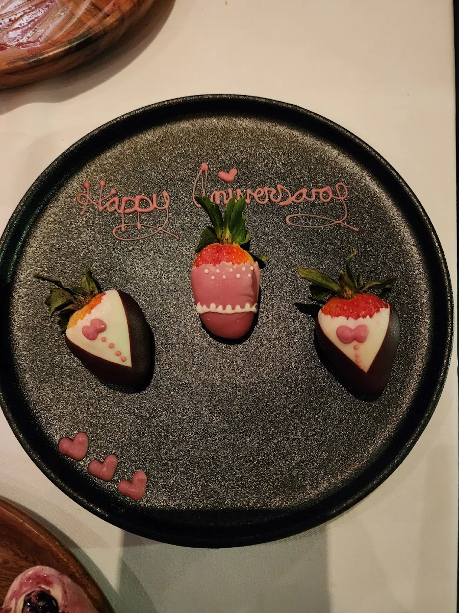 Chocolate Strawberry, Restaurant e18hteen