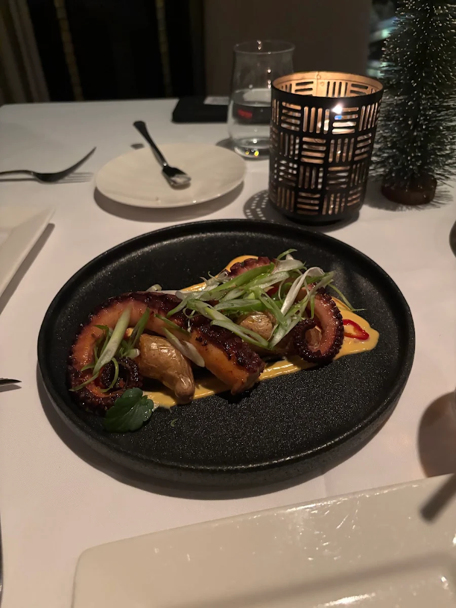 Grilled Octopus, Restaurant e18hteen