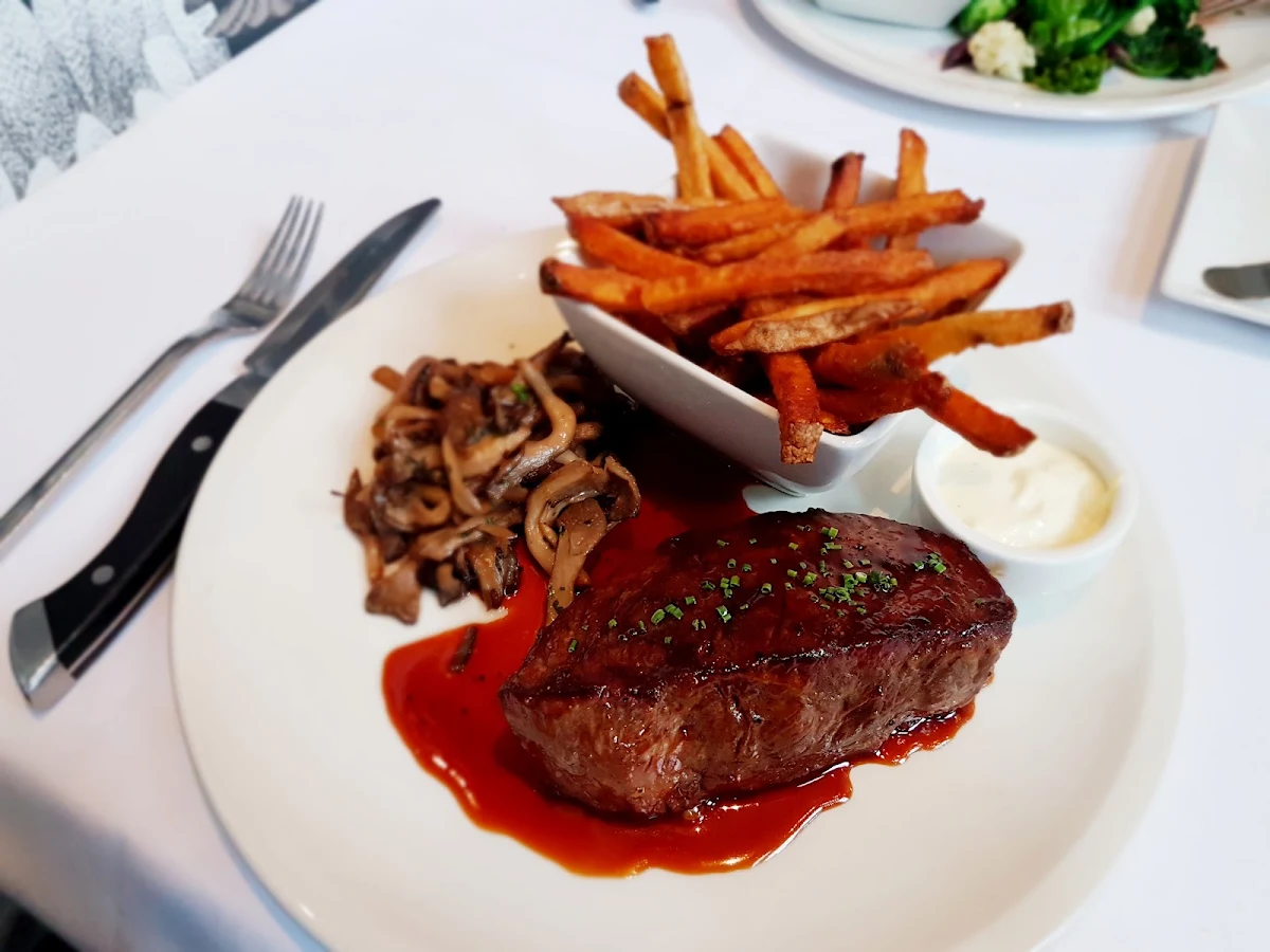Steak Frites, Restaurant e18hteen