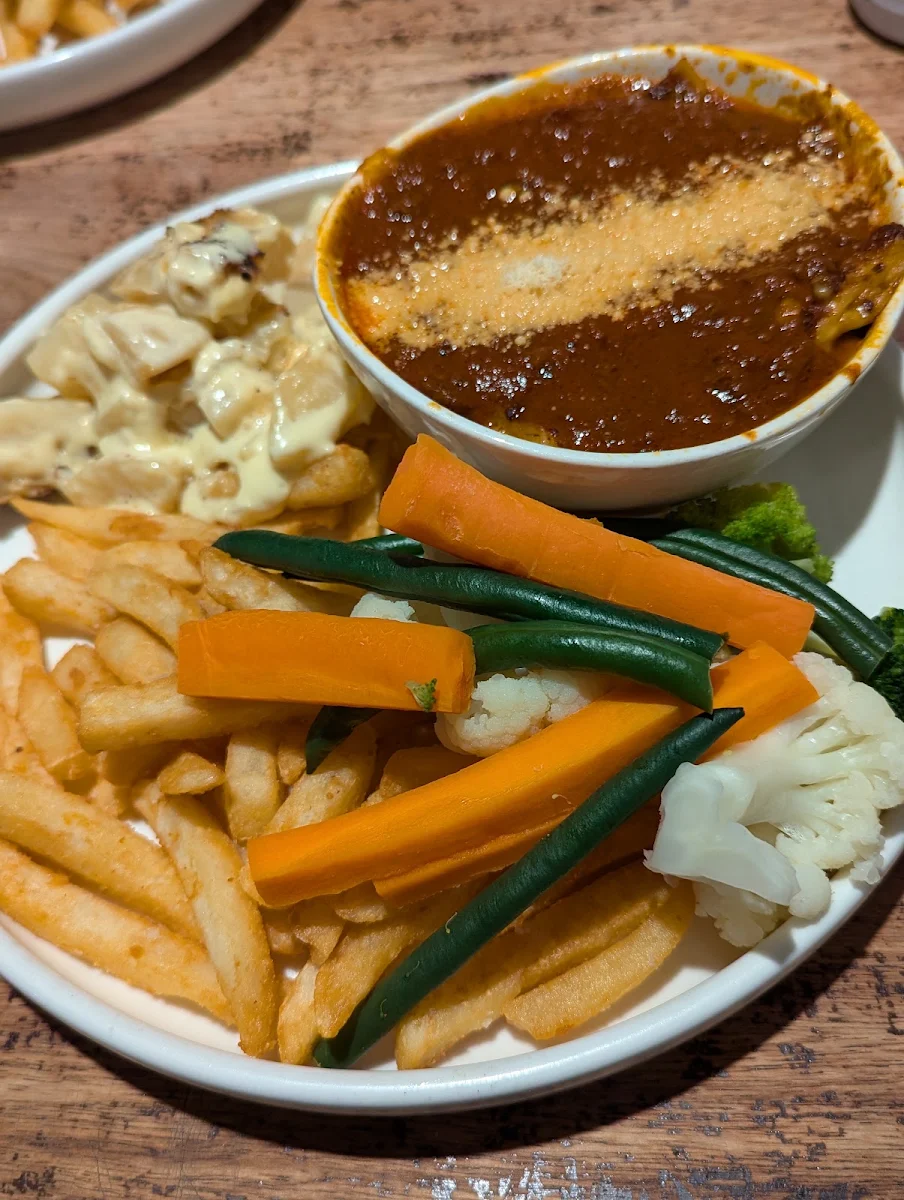 Beef Lasagna with Chips and Veg, Bundalong Tavern