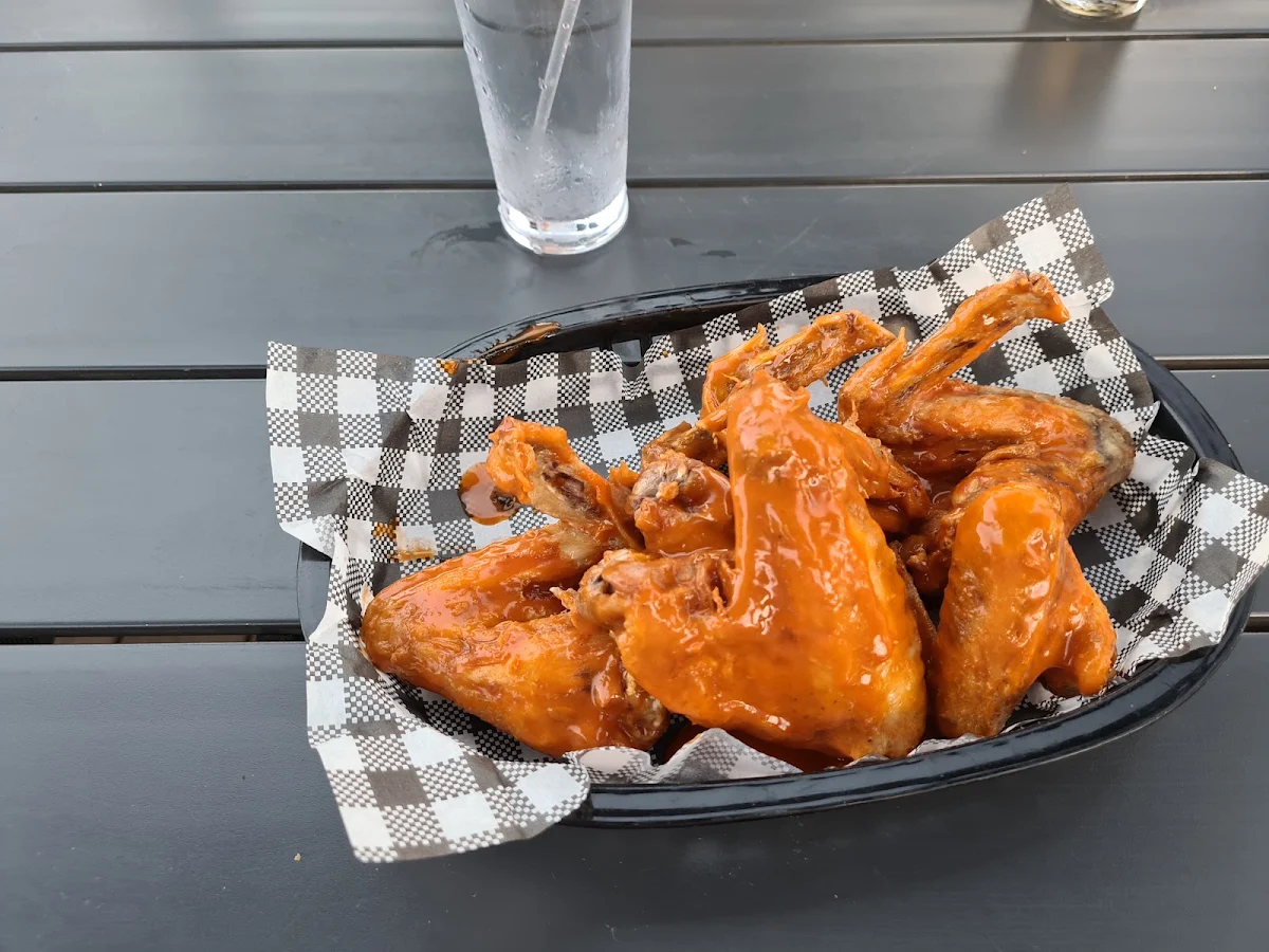 Buffalo Wings, Bundalong Tavern