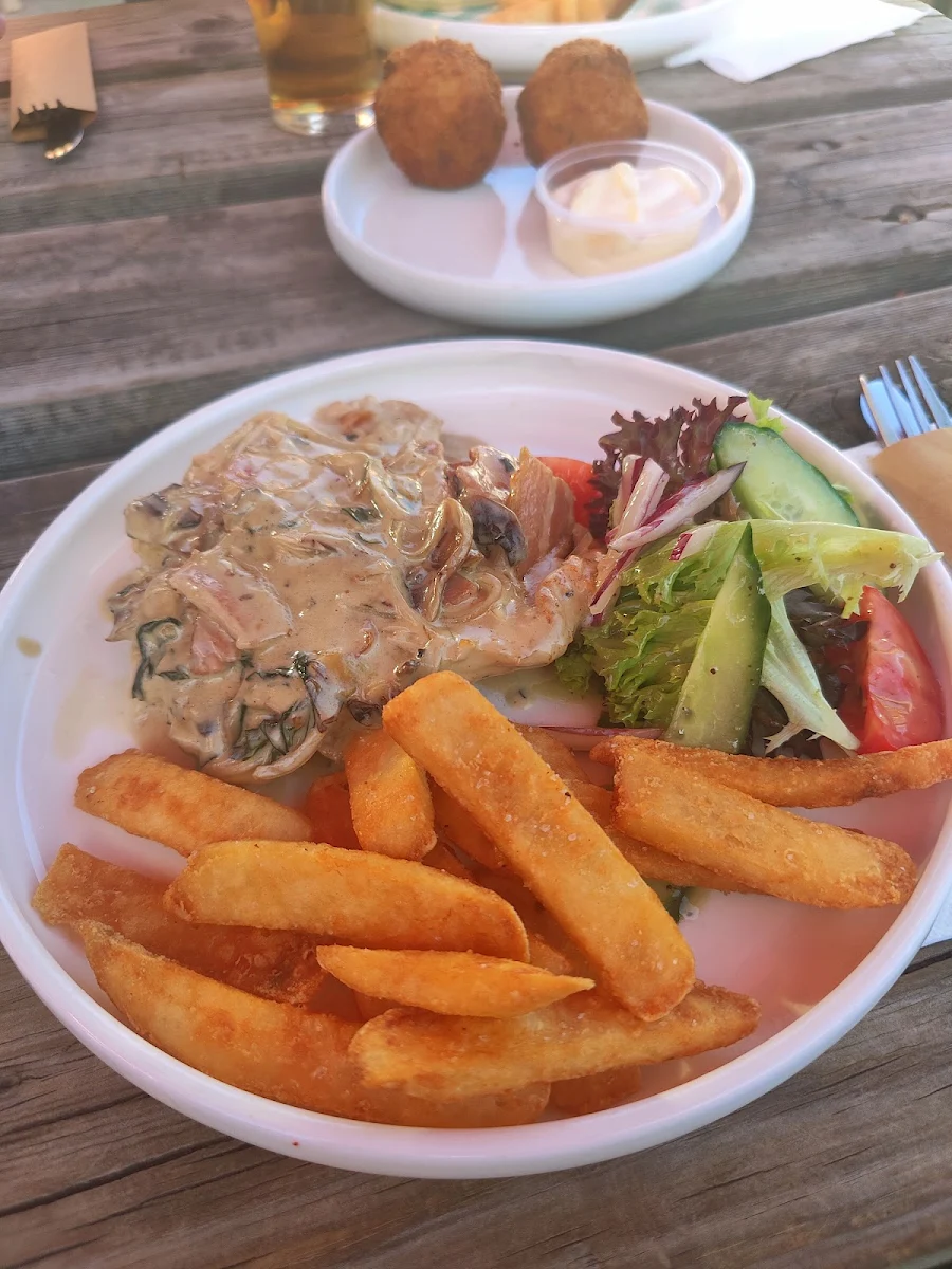 Chicken Scallopini, Bundalong Tavern