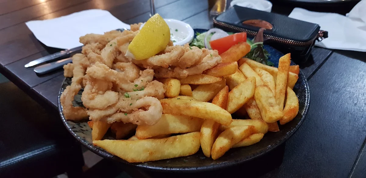 Flat Head w Chips, Bundalong Tavern