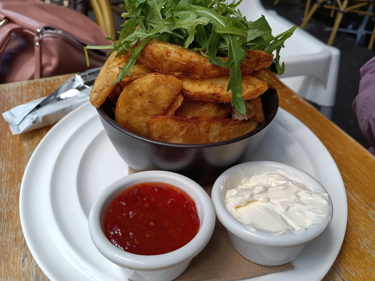Calamari Chips & Salad