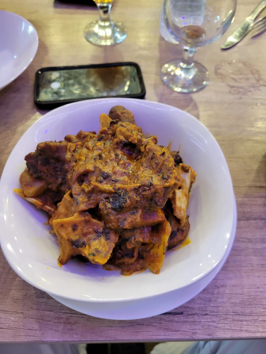 Isi-Ewu, Whot Restaurant & Lounge
