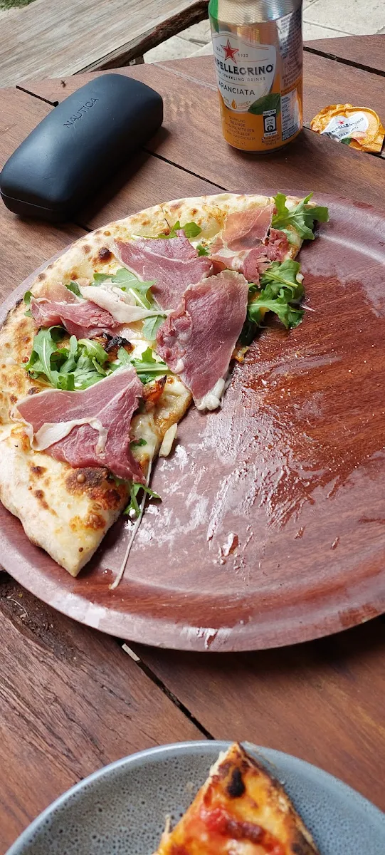 Proscuito E Rucola, Armonica Cafe And Wood Fired Pizza