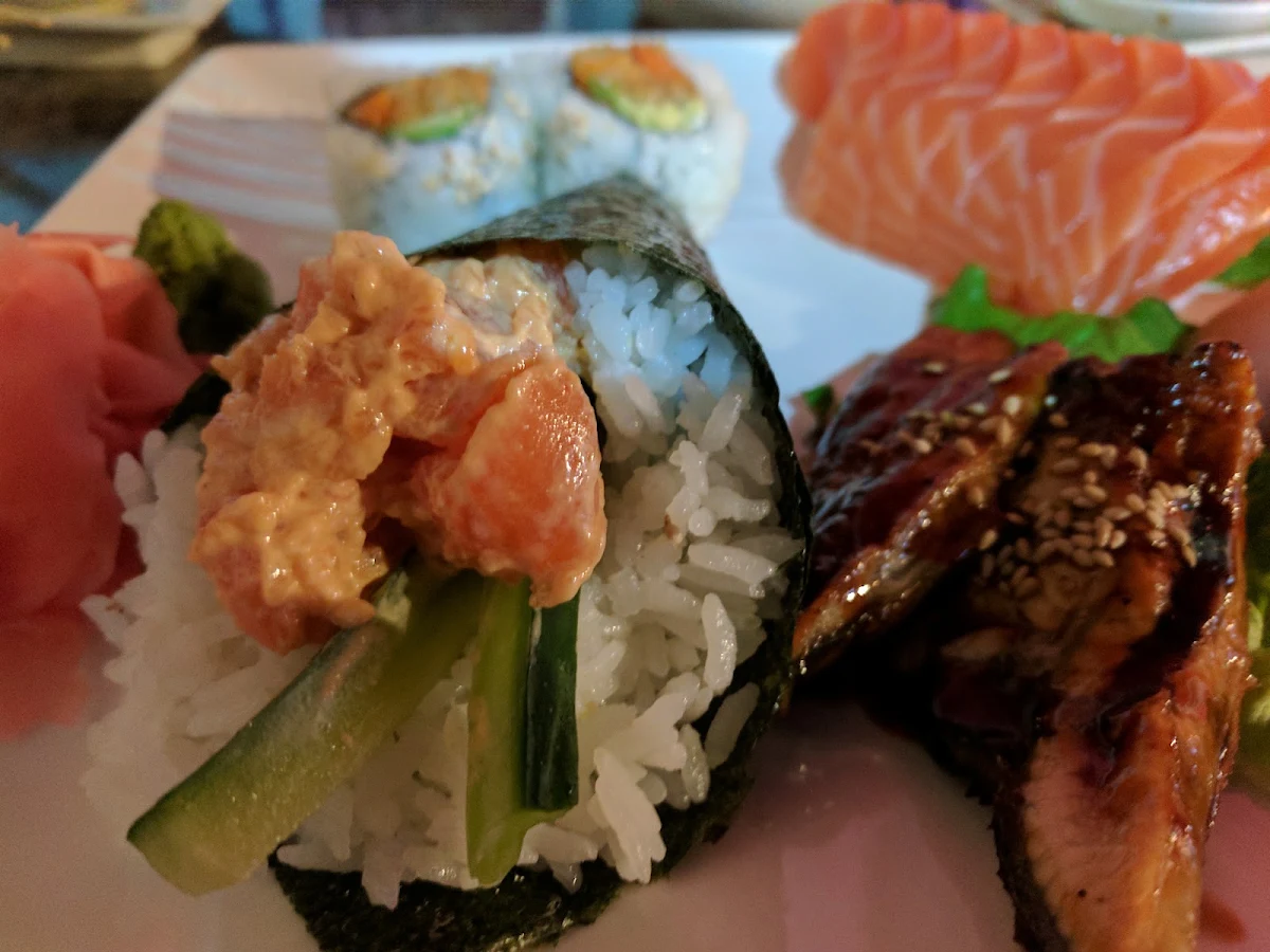 Spicy Salmon Cone