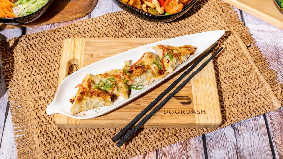 Highlights, HONG KITCHEN & BAR