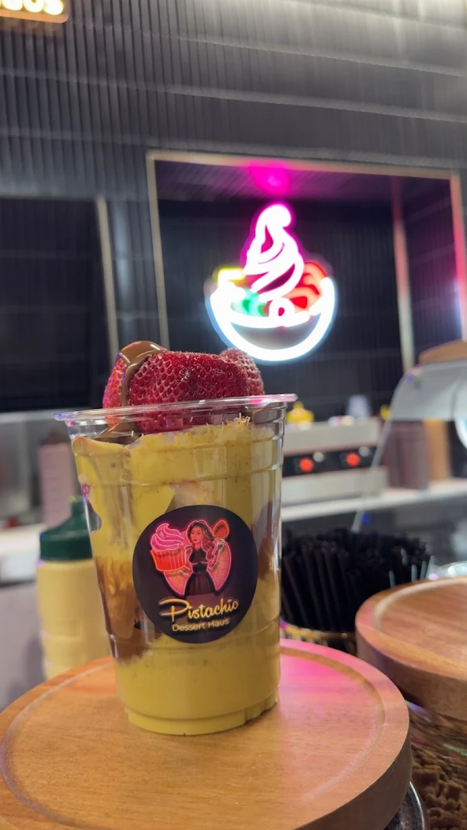 Highlights, Pistachio Dessert Haus