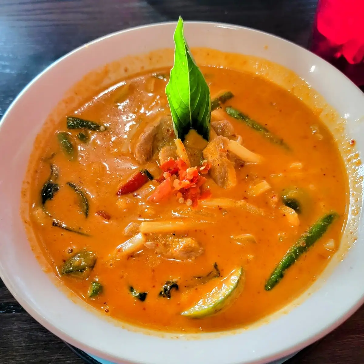 L Red Curry