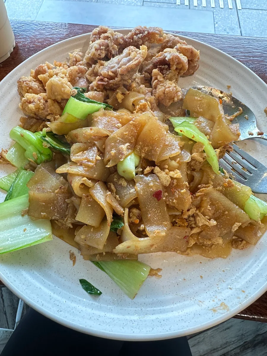 Flat Rice Noodle, Pinto Thai Street Food