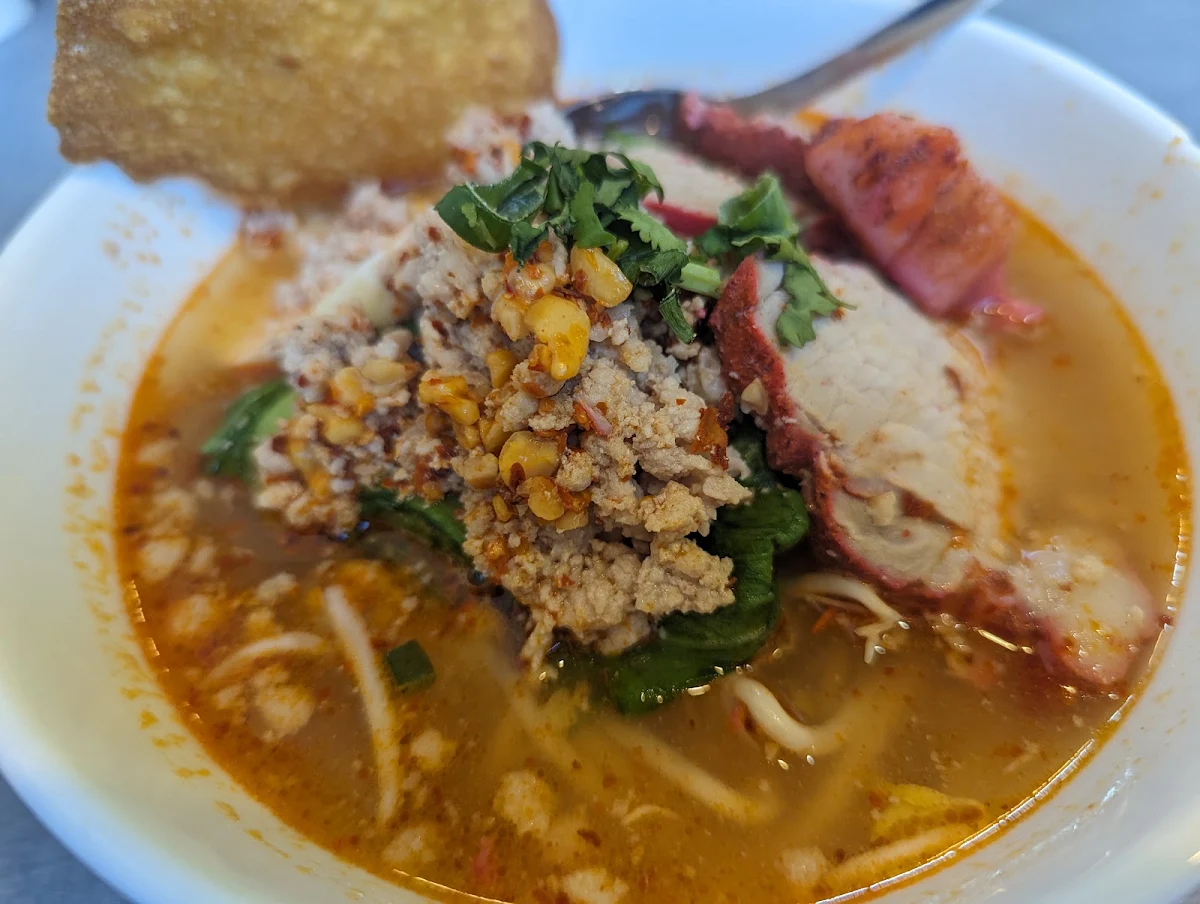 Tom Yum Noodle Soup, Pinto Thai Street Food