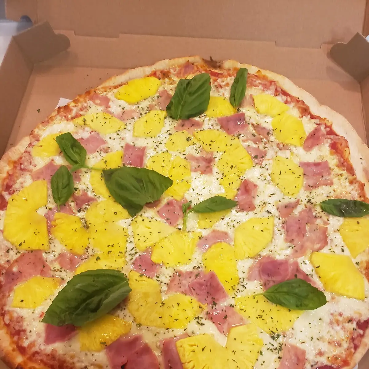 Hawaiian Pizza