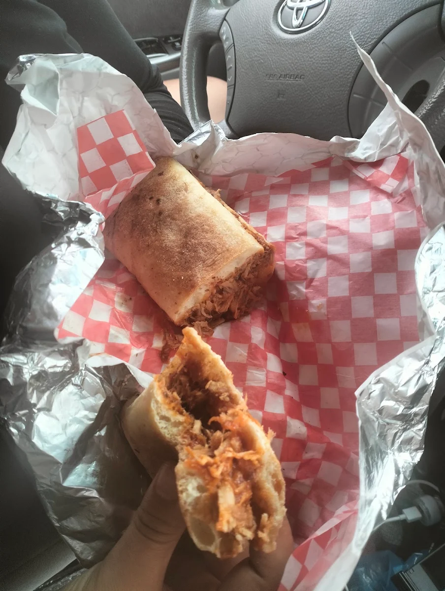 Pulled Pork Sandwich, Marks County Chips