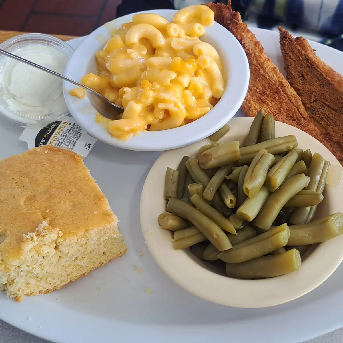 Fish with Mac and Cheese and Green Beans