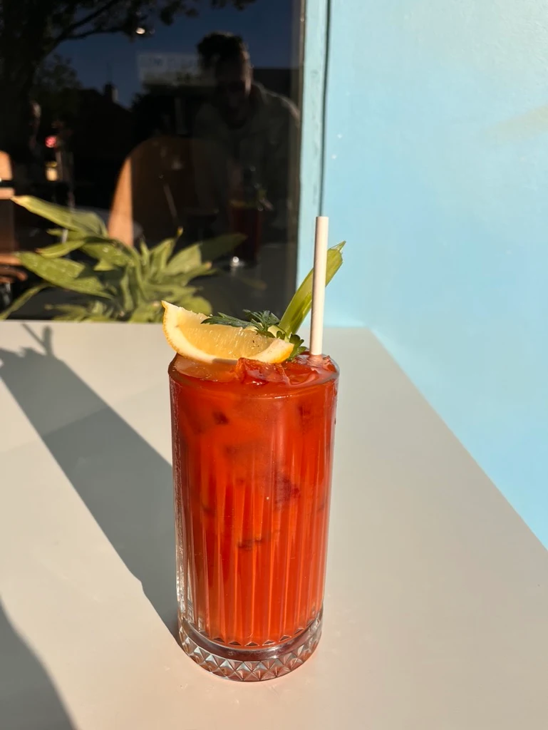 Bloody Mary, 3.8 Baysie