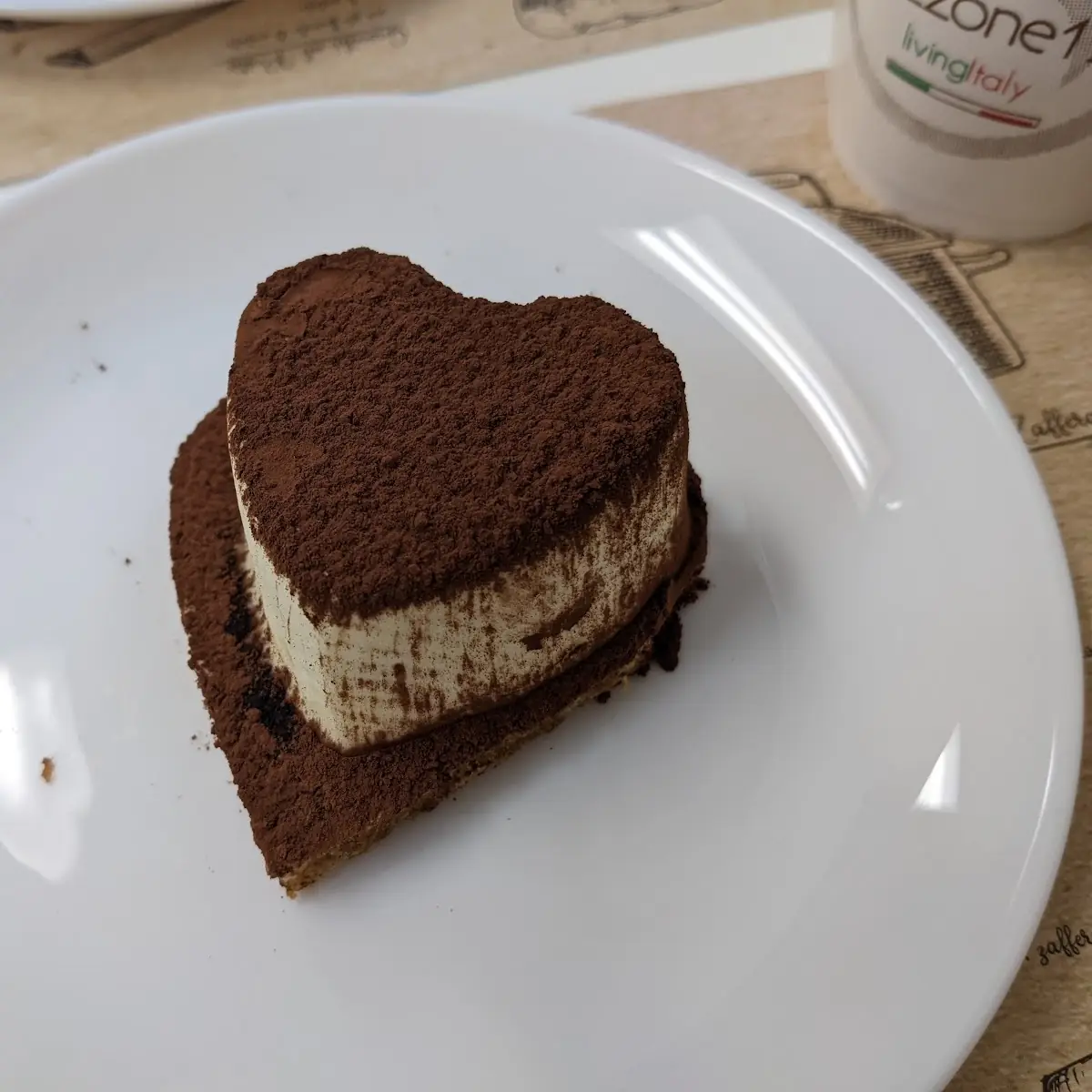 Tiramisu Cake