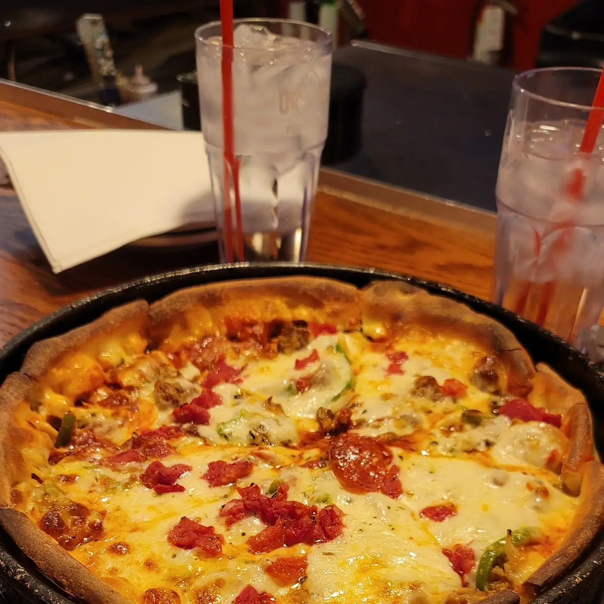 Pan Pizza w Sausage & Pepperoni