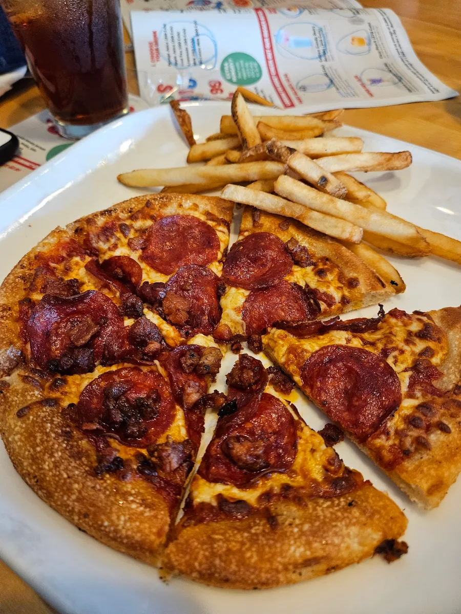 Hungry Kids Pizza 8, Boston Pizza