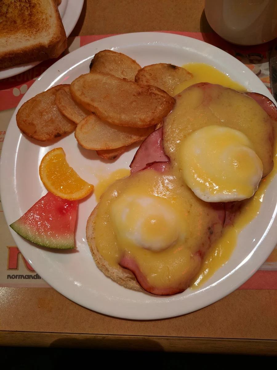 Oeufs Bénédictines, Restaurant Normandin Donnacona