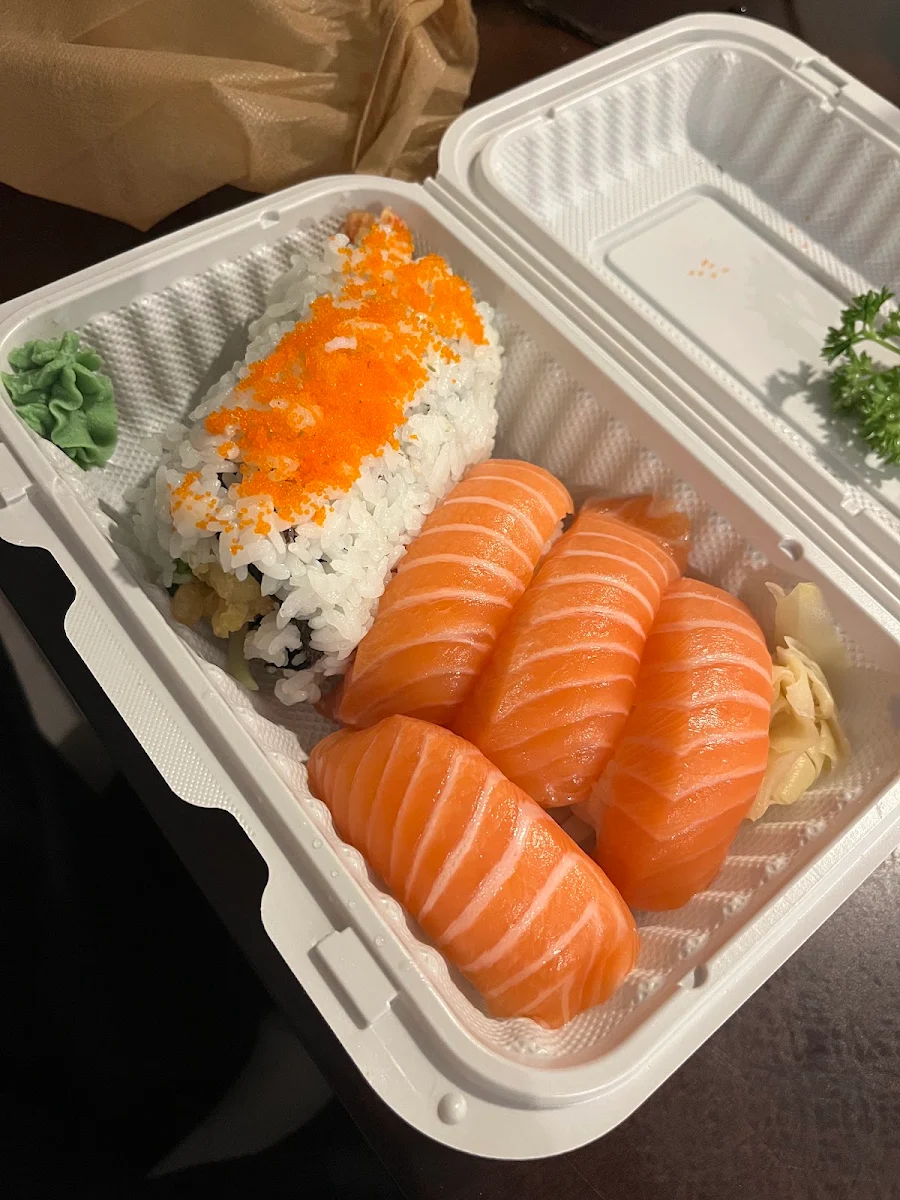 Salmon Nigiri